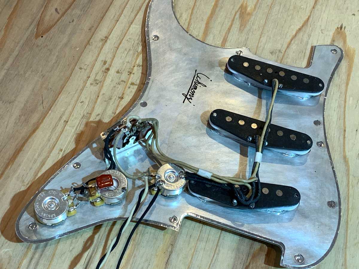 Remodeled Limited Edition Gary Moore Stratocaster Aged Parts A0408019